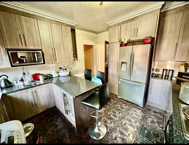 3 BEDROOM HOUSE FOR SALE IN VANDERBIJLPARK CW 2